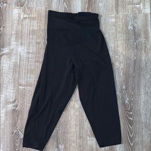 Maternity leggings-cropped